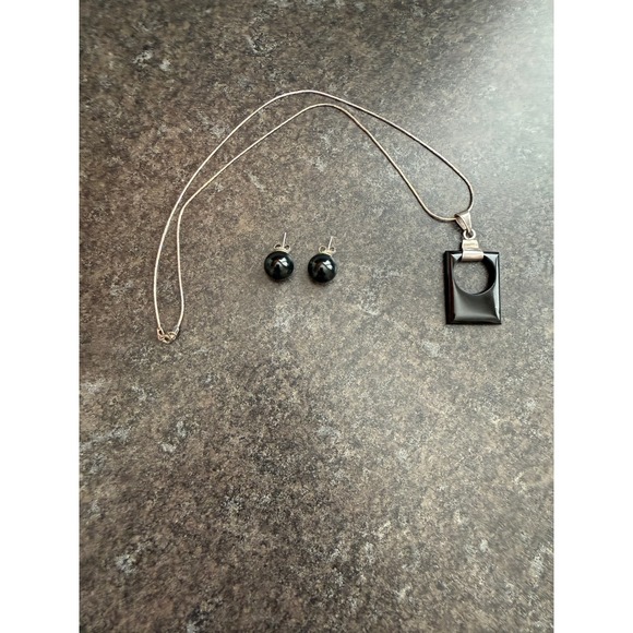Jewelry - Vintage Black Jade Pendant Snake Chain Necklace and Round Stud Earring Set